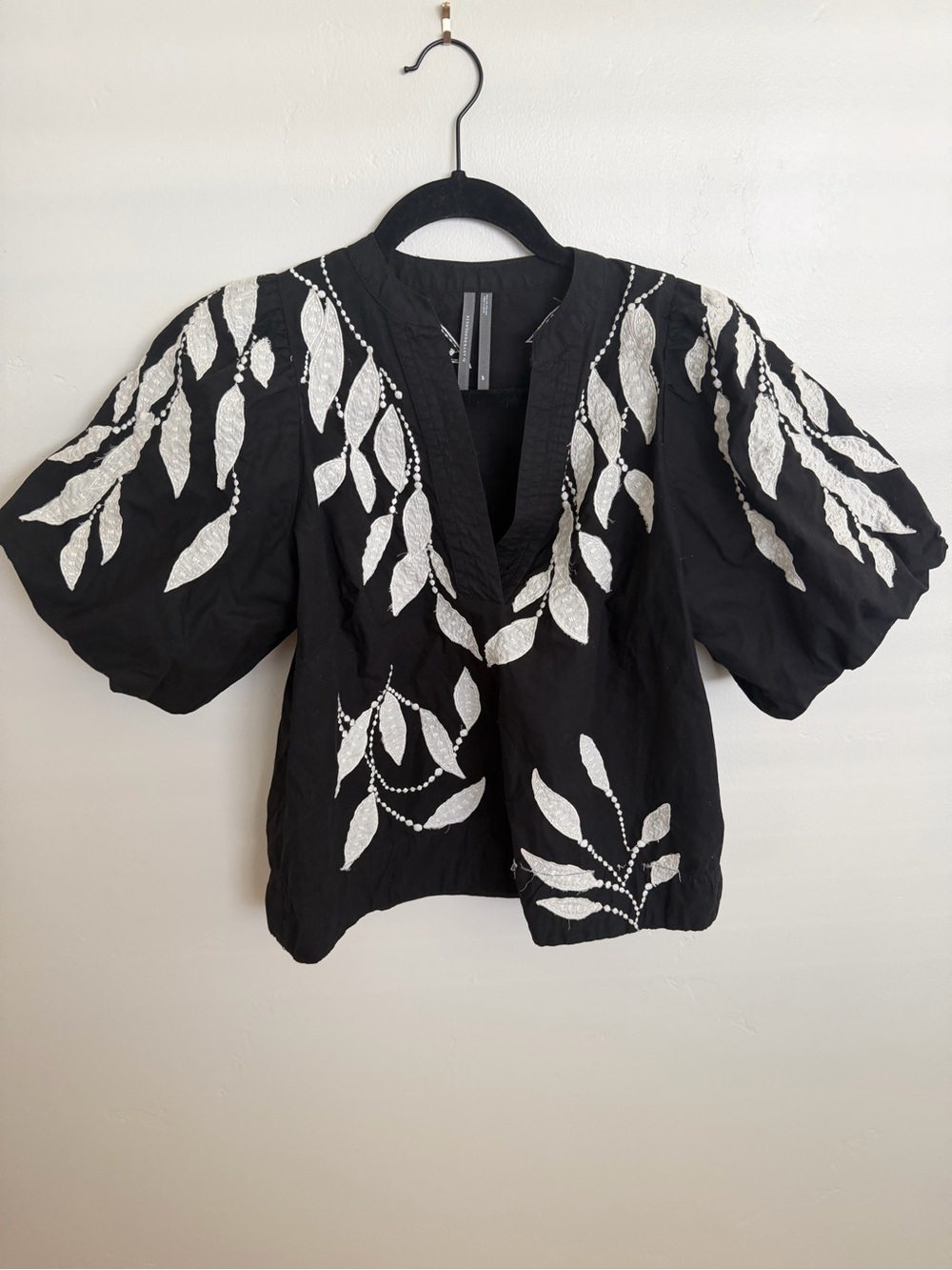 Anthropologie Black Puff Sleeve V-Neck Top with White Leaf Embroidery small